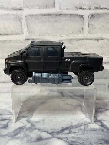 Transformers Movie Ironhide Voyager Class Action Figure Hasbro 2007 Complete Cover