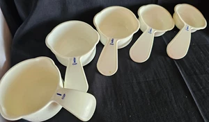 Tupperware 5er Set weiß Messbecher gebogene ergonomische Griffe - Bild 1 von 6