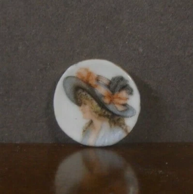 1/2" ~ Half  ~ Display Plate ~ Dollhouse Miniature ~ England ~ 1:24 scale - Image 1 of 4