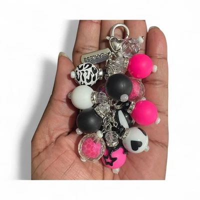 Chaveiro feito à mão rosa e preto bolsa com miçangas charme zíper puxar bolsa pendurada clipe - Imagem 1 de 3