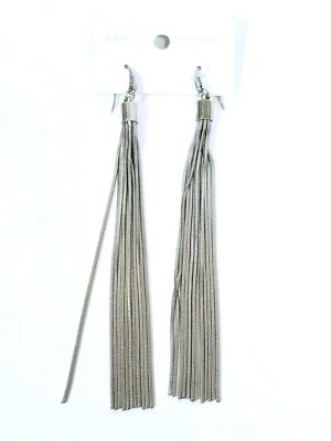 NUEVO MICHAEL KORS TONO PLATA, CADENAS LARGAS CON FLECOS BORLA, PENDIENTES GANCHO MKJ1414 Foto 1 de 4