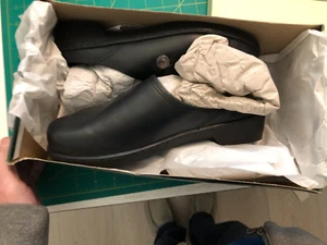 NUEVO STOCK ANTIGUO Mujer Talla 9M Coldwater Creek Negro Doble Botón Detalle Mula - Imagen 1 de 4