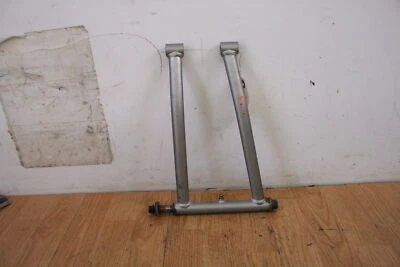 2012 Yamaha RS Viking Professional VK10 Front Left A Arm / Control Foto 1 de 4