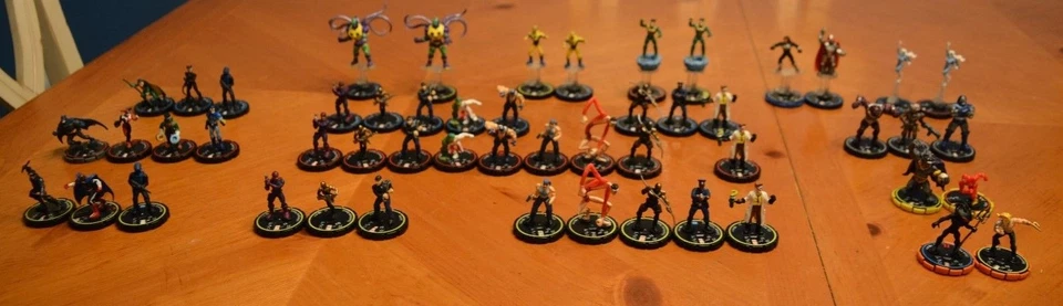 HERO CLIX HYPERTIME LOT OF 50 FIGURES SOME VERY RARE AND HARD TO FIND VALUABLE - Image 1 of 4