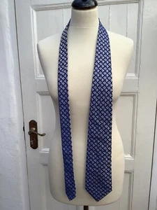 NEW & LINGWOOD HANDCRAFTED BLUE & IVORY WOVEN FISH SELF-TIPPED CLASSIC SILK TIE - Picture 1 of 11