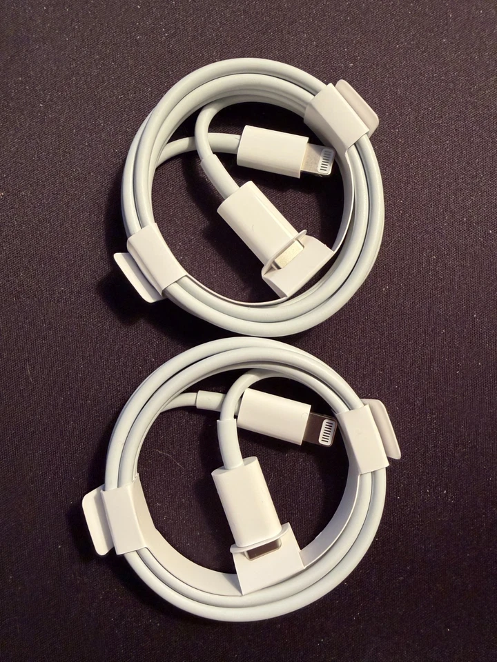 (2) Cables USB-C a Lightning genuinos de APPLE 3,3 pies (1 M) para iPhone X, 12, 13, 14 Foto 1 de 1