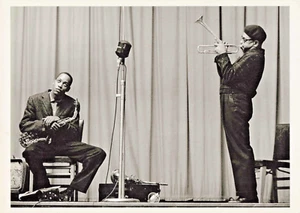 Postcard Dizzy Gillespie and Sonny Stitt 1953-Herman Leonard Photo-Vintage D2 - Picture 1 of 4