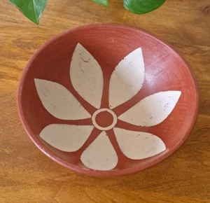 Vintage Native American Clay Bowl Flower Design 6.5"  Redware Terracotta  - Picture 1 of 7