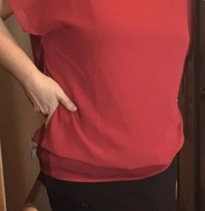 ROTE CHIFFON BLUSE, KURZARM FÜR DAMEN NEU OHNE ETIKETT - Bild 1 von 11