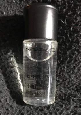 Nuevo desmaquillante MAC Cleanse Off aceite (.2 fl oz / 6 ml) tamaño de muestra de lujo Foto 1 de 2