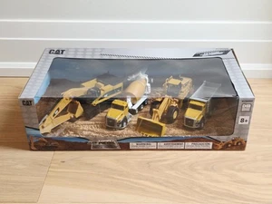 Diecast Masters CAT Construction Vehicle Set of 4 – Mixer, Loader, Dump Truck, e - Bild 1 von 4