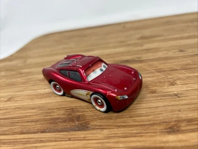 Disney Pixar Cars - Crusin’ Lightning McQueen Chrome Red - Image 1 of 4