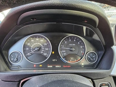 BMW 320i 2013-2018 (SEDÁN) VELOCÍMETRO CLÚSTER (MPH) (sin pantalla frontal) Foto 1 de 4