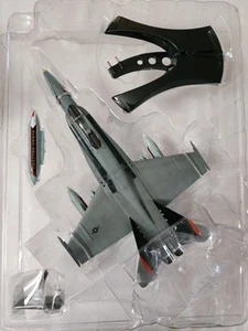 Easy Model 37115 F/A-18C U.S Navy VFA-137 Kestrels NE-402 - 1/72 Display - Picture 1 of 5