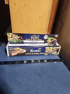 Yoshi Reusable Grill and Bake Nonstick BBQ Mats 2 Pack - Picture 1 of 4