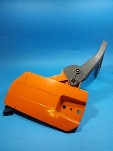 Coperchio frizione pignone catena per motosega Husqvarna 61 66 266 268 272 503736601 - Foto 1 di 10