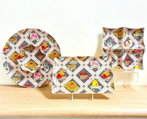 3er Set Mary Engelbreit Vintage Gingham Vögel Melamin Outdoor Serviertabletts - Bild 1 von 10