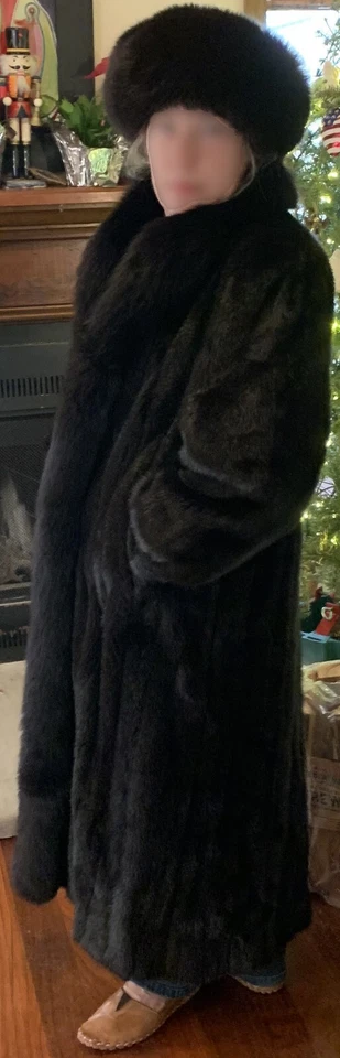 Abrigo de visón negro de longitud completa con sombrero a juego John Tauben pieles femeninas usado una vez Foto 1 de 4