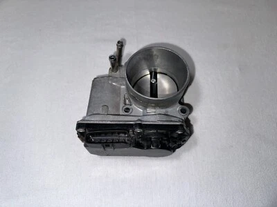 2014 - 2020 Nissan Rogue 2.5L Throttle Body OEM - Image 1 of 4