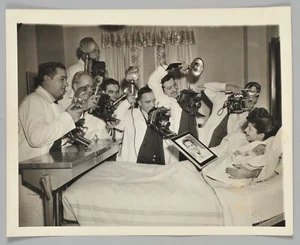 Nancy Sinatra Sr. Frank Sinatra Jr AP Press Photo Frank Jr's Birth Hospital 1944 - Picture 1 of 2