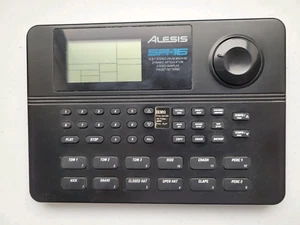 Alesis Drumcomputer SR-16 + Microverb 3 ( Delay / Reverb ) - Bild 1 von 9