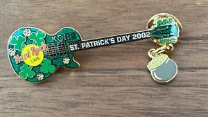 KOBE ST PATRICK'S DAY SHAMROCK POT GOLD DANGLE GUITAR 2002 Hard Rock Cafe PIN - Picture 1 of 2