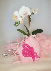 Face mask, Size Medium, Breast Cancer Month, Reversible, Wire nose bridge. - Picture 1 of 4