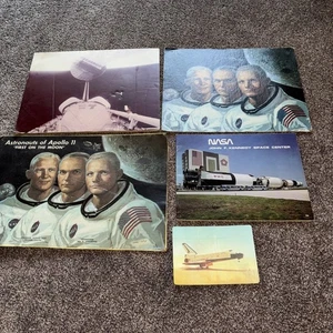 5 Stck. Vintage Lot Astronauten von Apollo 11 First to the Moon 3 Poster, Broschüre & Karte - Bild 1 von 18