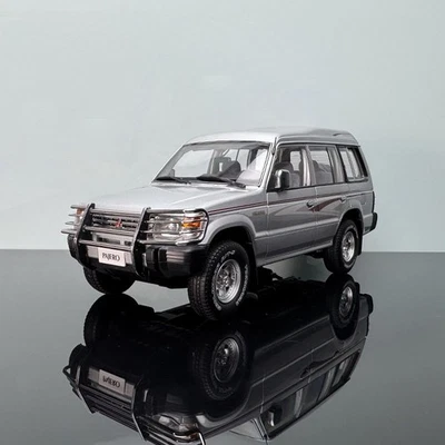 Original 1:18 Mitsubishi Pajero V31 Jeep Off road Vehicle Alloy Car Model - Image 1 of 4