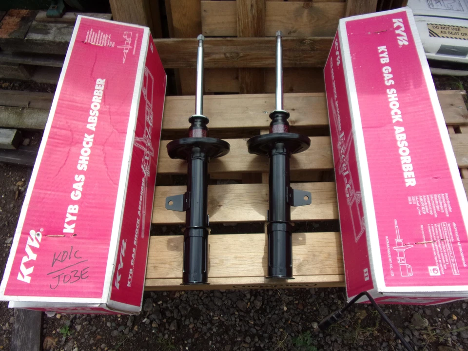 REAR GAS SHOCK ABSORBERS FOR TOYOTA CARINA 1987-1992 333063/4 - Image 1 of 1