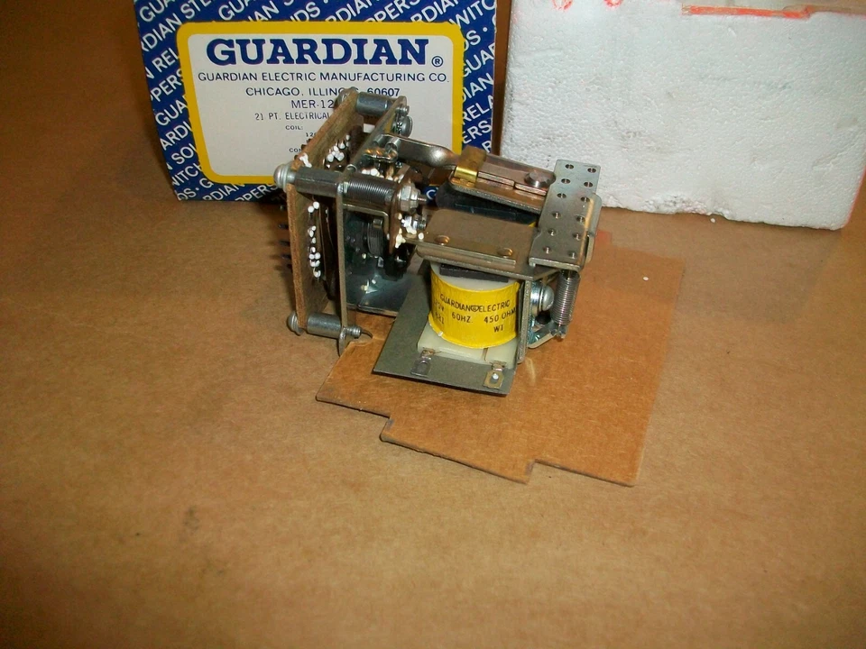 GUARDIAN MER-120-AC 21pt  ELECTRICAL RESET STEPPER COIL 120V 60HZ 1.5A - Image 1 of 3