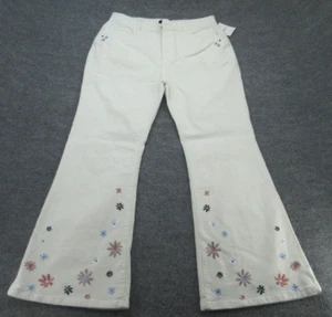 Forever 21 Pants Womens 1x White Corduroy Flower Embroidered Flare Ladies NEW - Picture 1 of 17