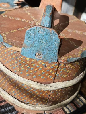 EARLY ANTIQUE PAINT DECORATED SCANDINAVIA SWEDISH CONTAINER BOX RED BLUE MUSTARD - Image 1 of 4