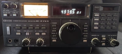 Ricevitore radiocomunicazioni Icom IC-R71A Ham (ACCESO MA NON COMPLETAMENTE TESTATO) - Immagine 1 di 4