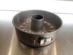 3 Piece Non-Stick Springform Pan Set Cake Tin 9” Circunstancia New - Picture 1 of 4