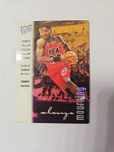 Alonzo Mourning 1996-97 Fleer Ultra #133 On the Block Miami Heatcard - Bild 1 von 2