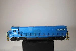 AHM HO Scale PIONEER Powered Diesel Engine 748 Blue YUGOSLAVIA, Track Tested - Picture 1 of 6