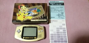 Nintendo Pokemon Center NY Gold Game Boy Advance GBA Console dal Giappone Buona - Foto 1 di 10