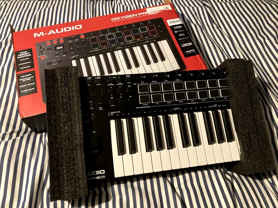 M-Audio Oxygen Pro 25 USB MIDI Keyboard Controller — RRP 145.99 - Image 1 of 4