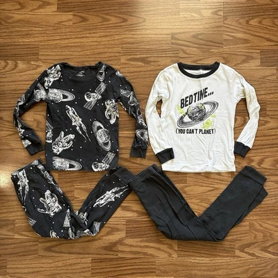Pijama de algodón manga larga Carter’s Boys talla 7 7A 4 piezas Space Planet ¡brilla usado en excelente estado! Foto 1 de 4