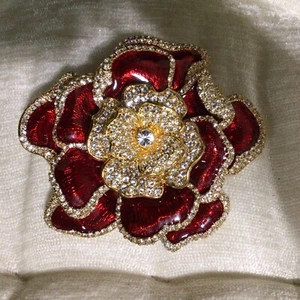Joan Rivers Elegance in Bloom Pave' Rose Pin Goldtone Classics Collection - Picture 1 of 9