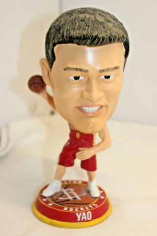 RARE NBA HOUSTON ROCKETS YAO MING LEGENDS OF THE COURT BOBBLEHEAD Cover