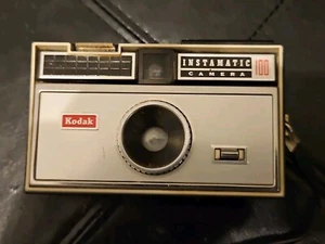 Vintage 1960's Kodak Instamatic 104 Camera - Does Not Power On - Picture 1 of 5