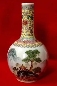 Vintage, Chinese Republic Onion Vase, Beautifully Hand Enamelled Decoration - Picture 1 of 8