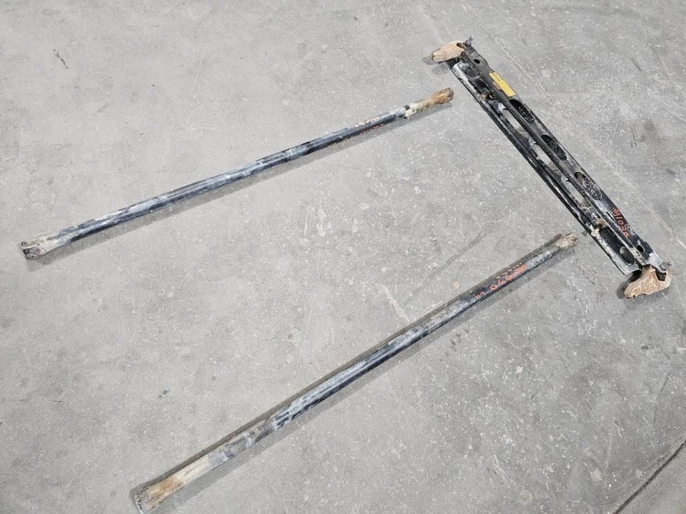 01-10 Silverado Sierra 2500 3500 USADAS barras de torsión izquierda/derecha con montaje en marco Foto 1 de 4