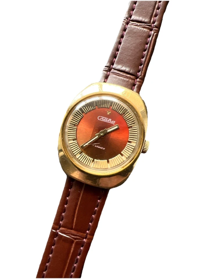 Reloj para mujer Slava AU5 1983 vintage chapado en oro, reparado, correa de cuero nueva Foto 1 de 4