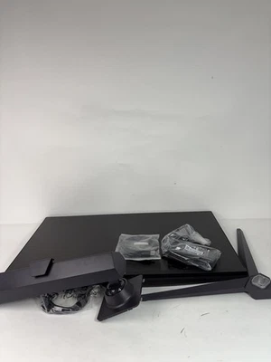 LG 32GQ750-B 32-inch Ultragear 4K UHD (3840 x 2160) Gaming Monitor, 144Hz - Image 1 of 4