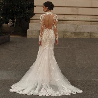 Exquisitos vestidos de novia de sirena de cuello alto elegantes con bordados vestidos de baile Foto 1 de 4