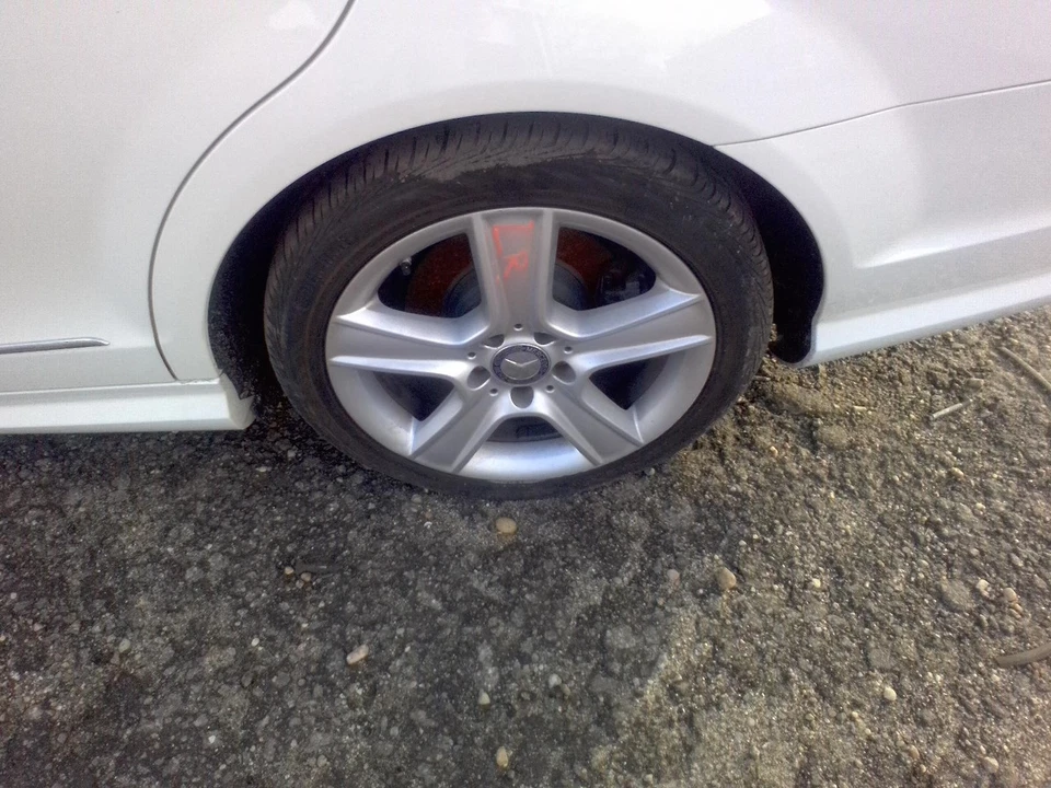 Б/у стекло панели крыши подходит: 2011 Mercedes-Benz Mercedes c-class 204 тип C250 Sd - Изображение 1 из 4