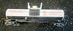 HO Scale Michigan Alkali Single Dome Tank Car #32308 by Athearn (LC4001) - Picture 1 of 2